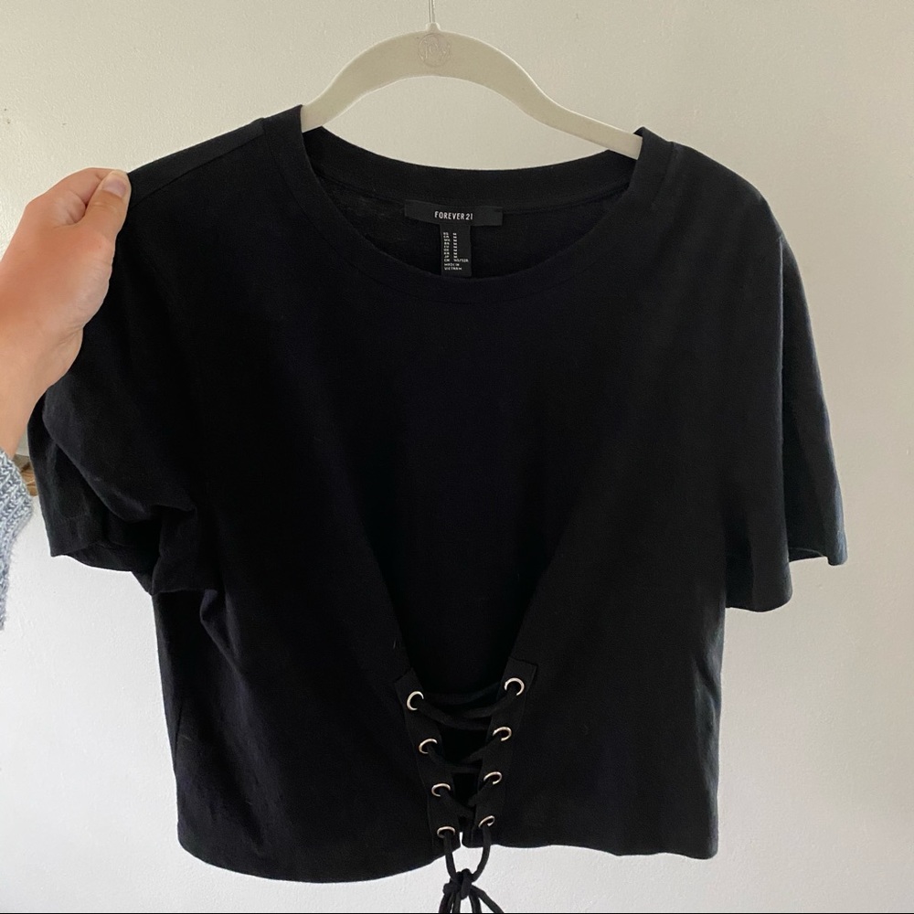 Forever 21 black t shirt tie top